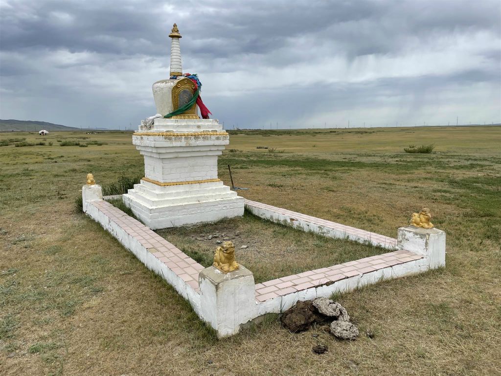 KHARAKORUM - een stoepa bij het Erdene Zuu-klooster complex
