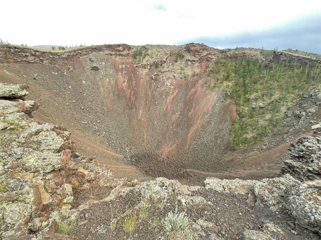 KHORGO TERKHIIN TSAGAAN NUUR NATIONAAL PARK - de krater van de Khorgo vulkaan