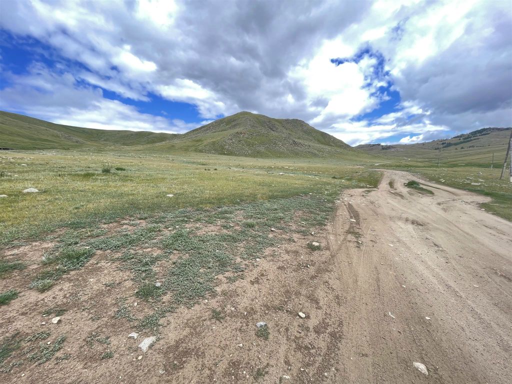 KHORGO TERKHIIN TSAGAAN NUUR NATIONAAL PARK -> SHINE IDER - het landschap onderweg