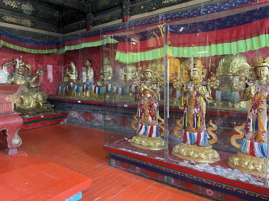AMARBAYASGALANT URGUU - binnen in een tempel van het Amarbayasgalant-klooster complex