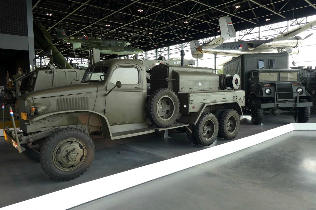 een Gmc CCKW 353 compressor (1945-1988)