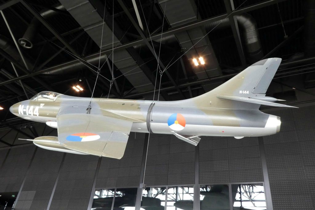 een Hawker Hunter F.MK.4 straaljager (1956-1964)