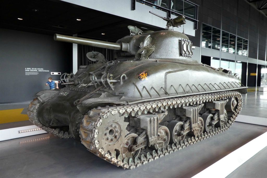 een M4A1E9 Sherman tank (1945-1965)