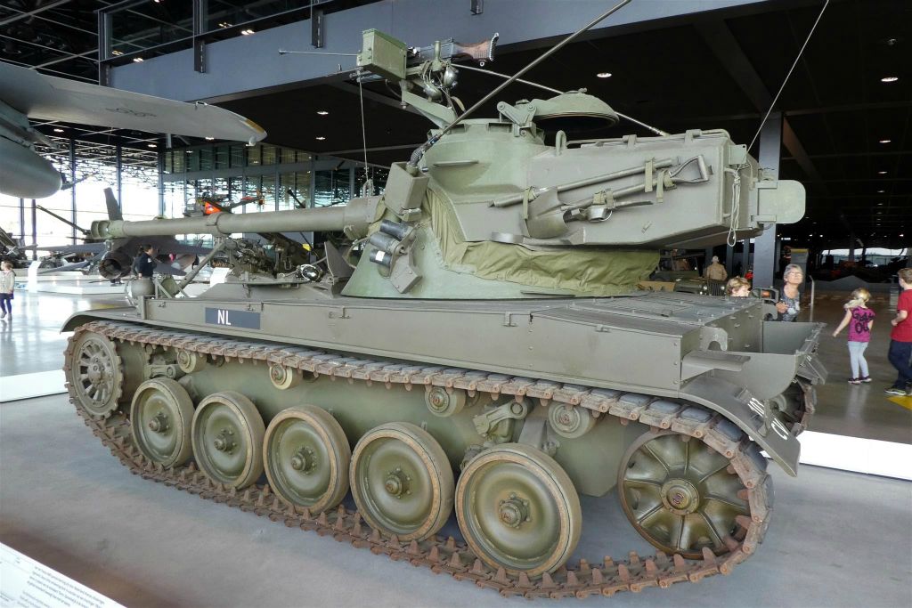een AMX 13 lichte tank (1963-1985)