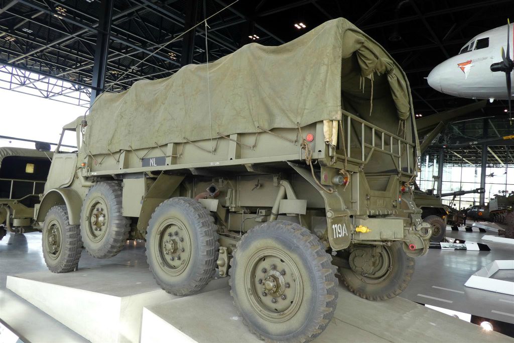 een Daf YA 328 artilleriertrekker (1956-1995)
