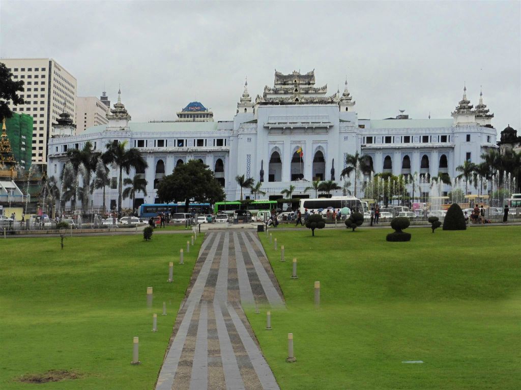 YANGON - het stadhuis van Yangon