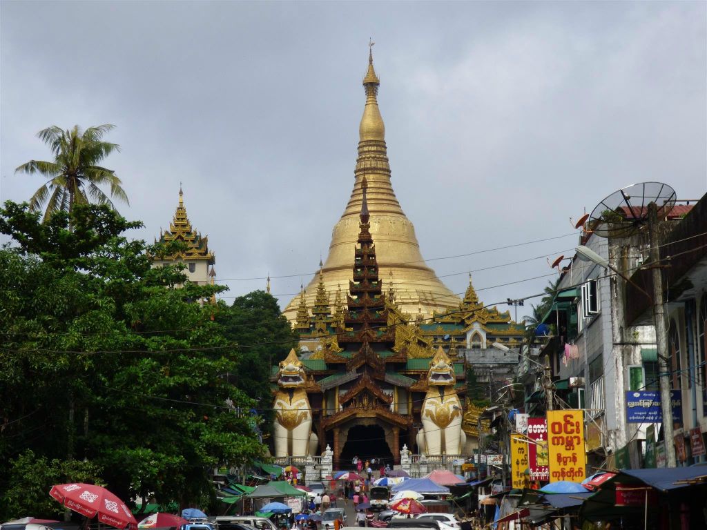 YANGON - de Schwedagonpagode