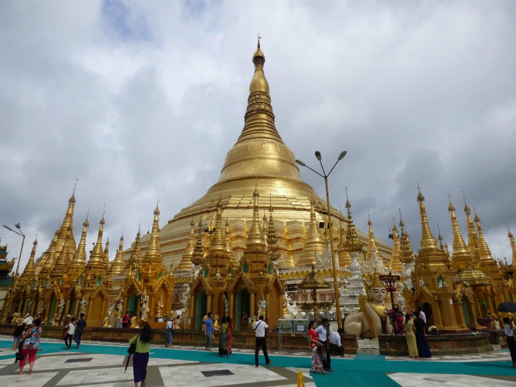 YANGON - de Schwedagonpagode