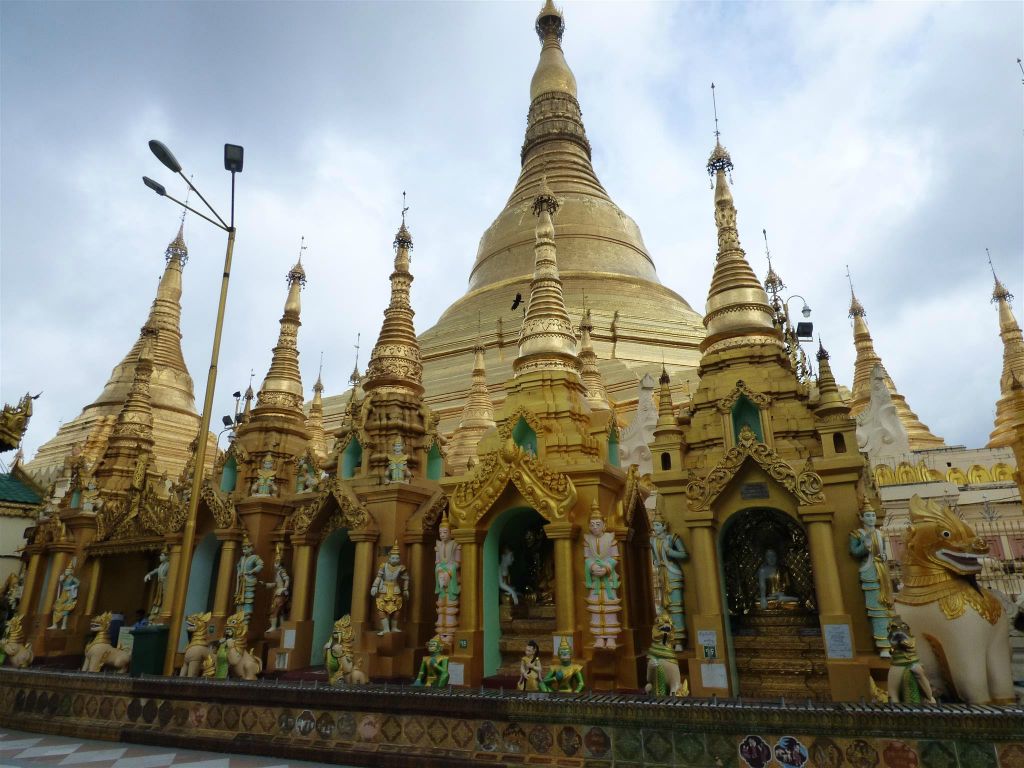 YANGON - de Schwedagonpagode