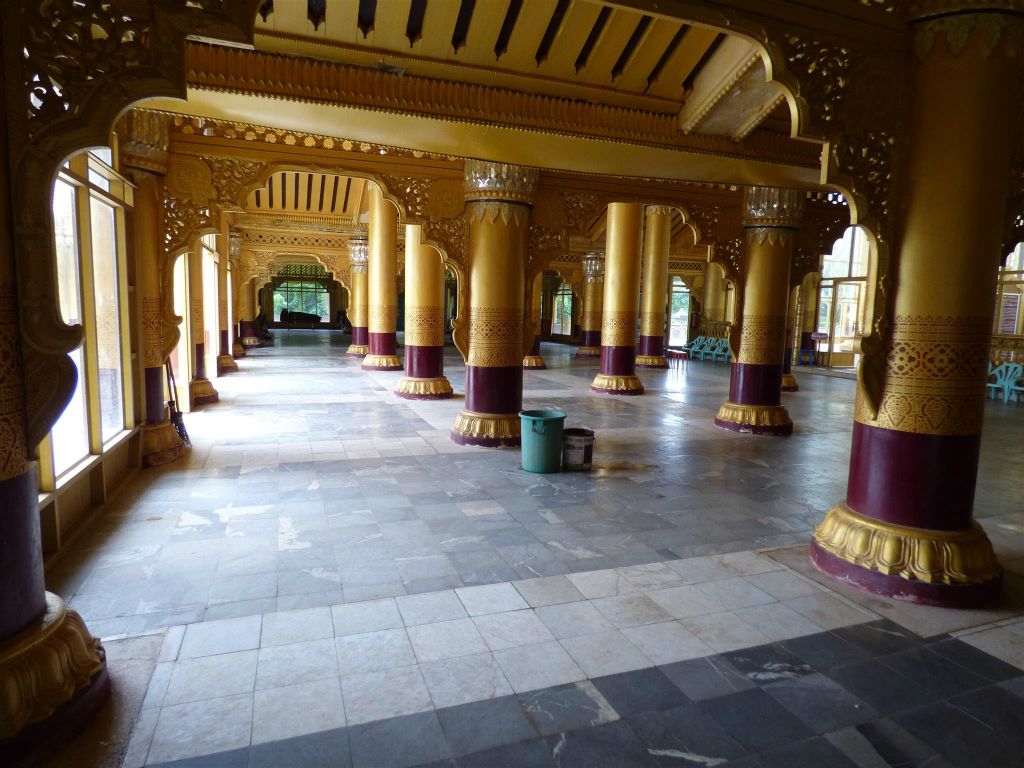 BAGO - binnen in het paleis van Kambawzathardi