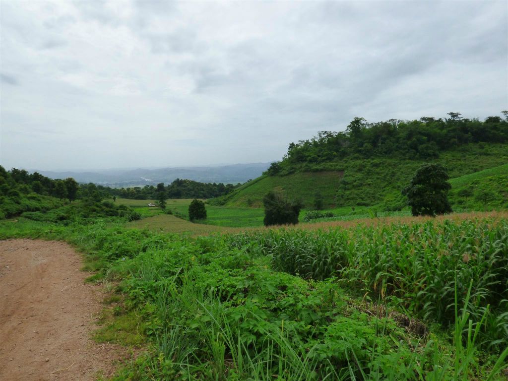 HSIPAW -> PANKAM - het uitzicht onderweg tijdens de trekking