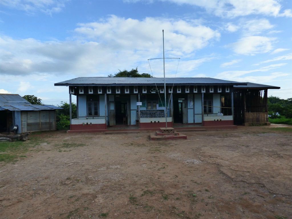 PANKAM - de school in het dorp van de Palaung bergstam