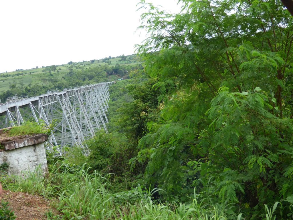 HSIPAW -> PYIN OO LWIN - het Gokteik treinviaduct uit 1901 wat het hoogste treinviaduct ter wereld is