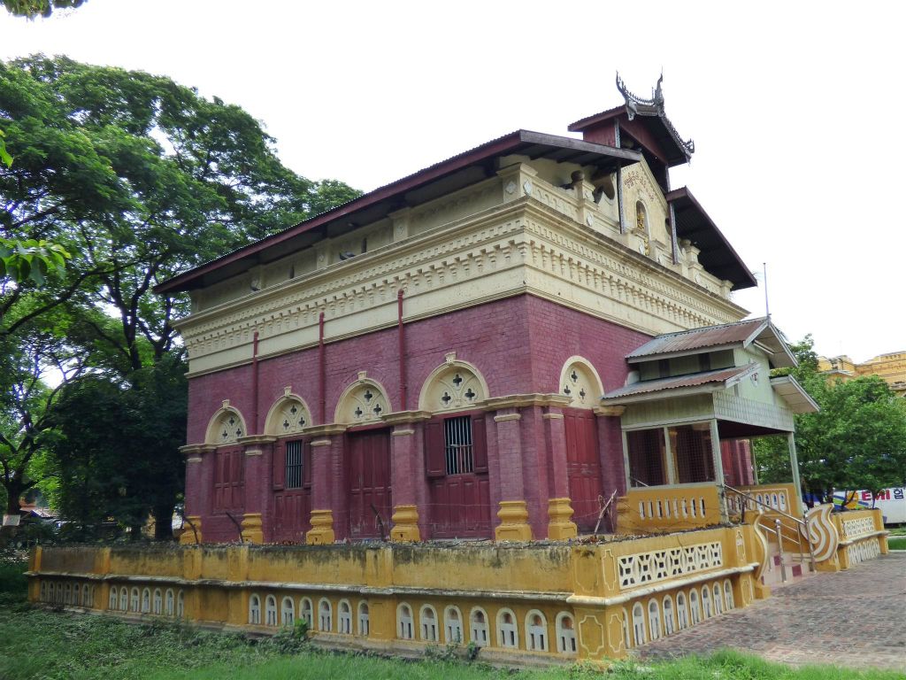 MANDALAY - een tempel