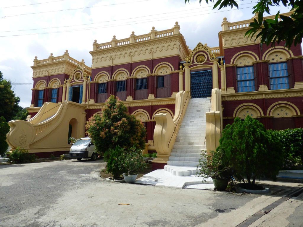 MANDALAY - een klooster