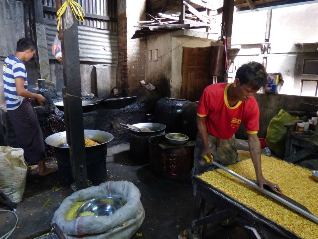 MANDALAY - een maiswafel fabriekje