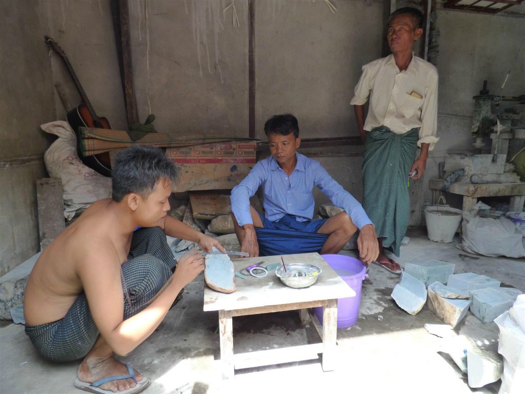 MANDALAY - een jade steen werkplaats