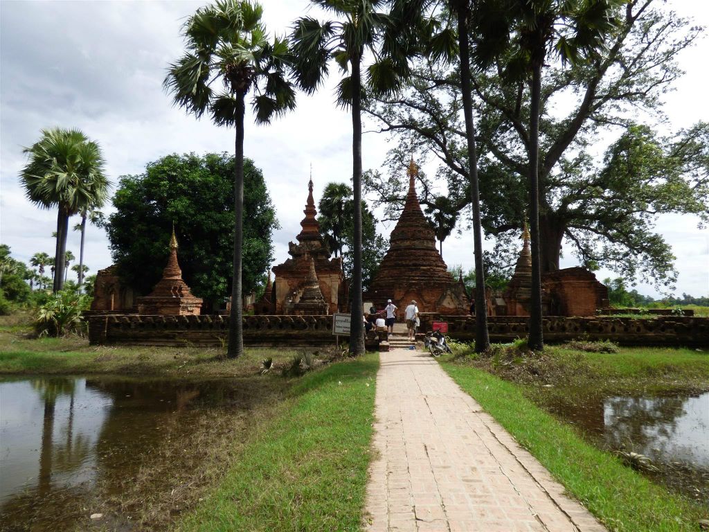 INWA - het Yadana Hsemee Pagode complex
