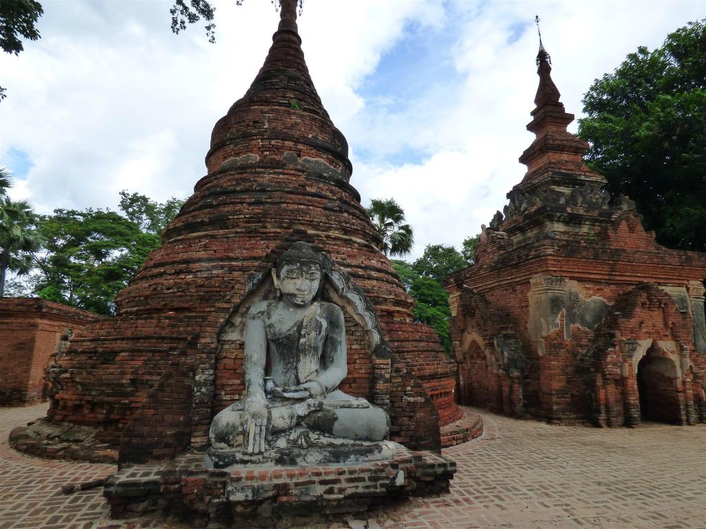 INWA - het Yadana Hsemee Pagode complex