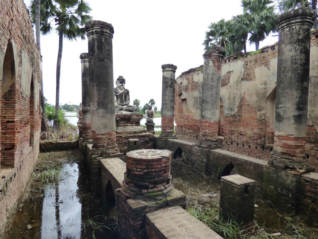 INWA - het Yadana Hsemee Pagode complex