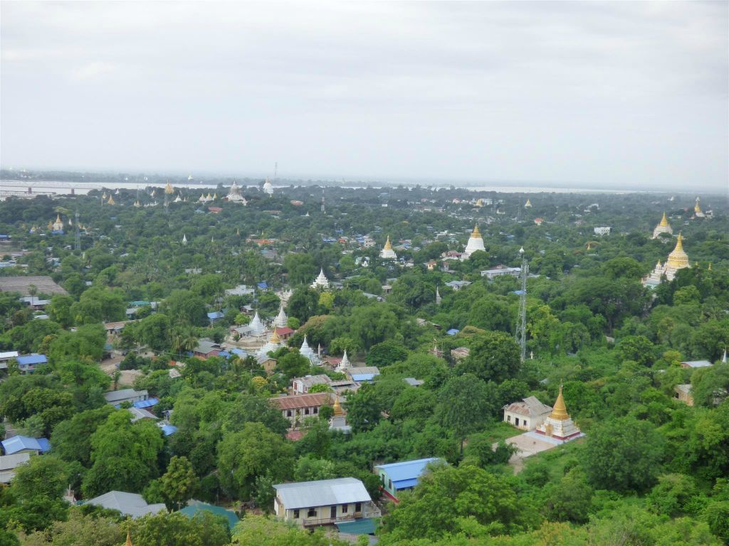 SAGAING - uitzicht vanaf Sagaing Hill