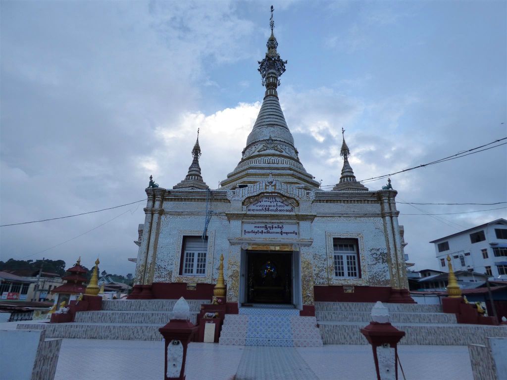 KALAW - de Aung Chan Thar tempel