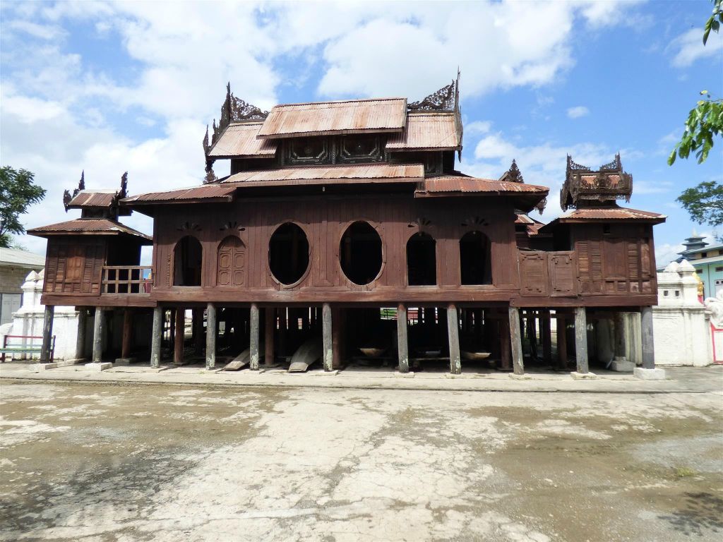 KALAW -> INLE MEER - het Shwe Yan Pyay klooster in het dorp Nyaungshwe