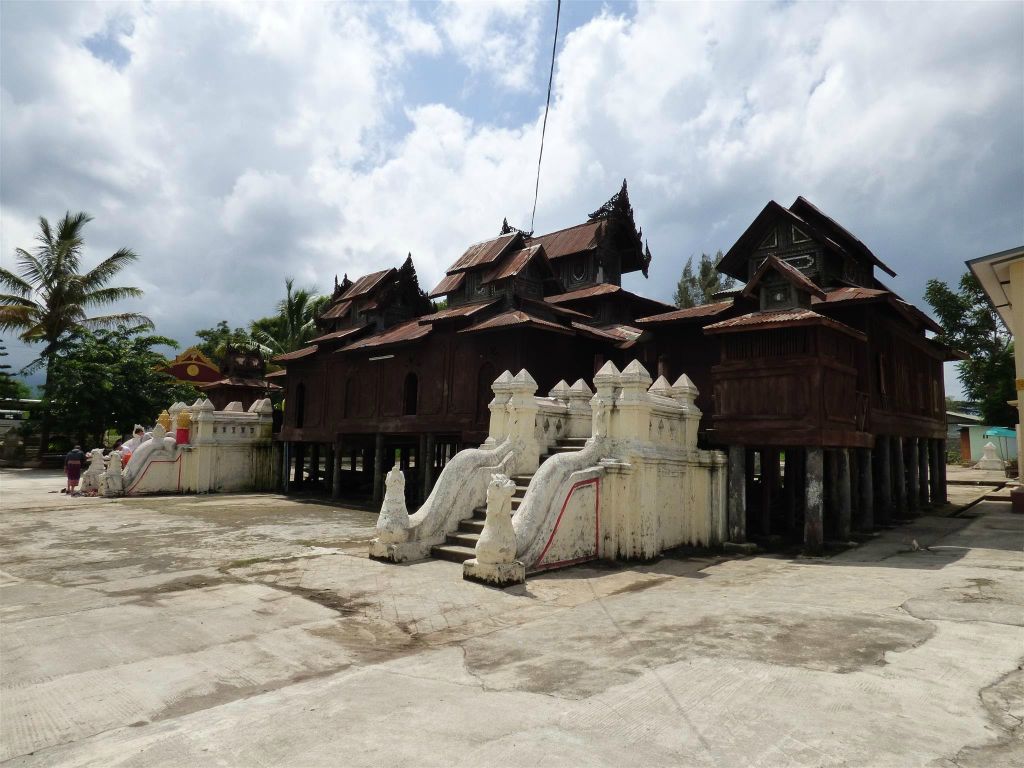 KALAW -> INLE MEER - het Shwe Yan Pyay klooster in het dorp Nyaungshwe