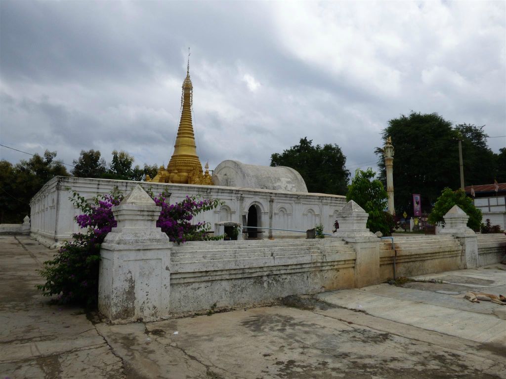 KALAW -> INLE MEER - de Shwe Yan Pyay pagode in het dorp Nyaungshwe