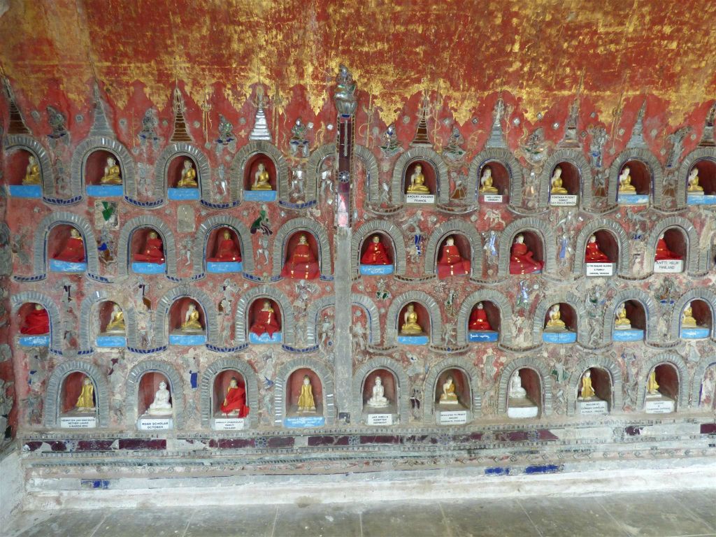 KALAW -> INLE MEER - boeddhabeelden in de Shwe Yan Pyay pagode in het dorp Nyaungshwe
