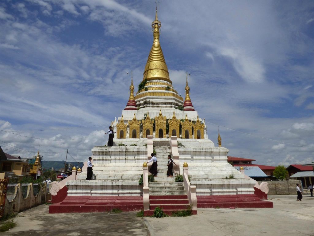 NYAUNGSHWE - de Myazaydi pagode