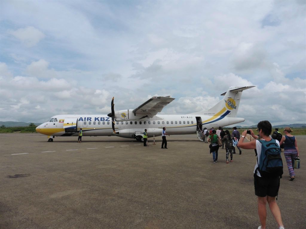 HEHO - het vliegtuig waarmee we naar Yangon vliegen