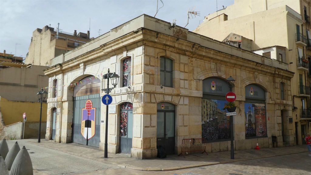 TARRAGONA - het sociale hoofdkantoor en de oefenruimte van de vereniging Colla Jove Xiquets de Tarragona