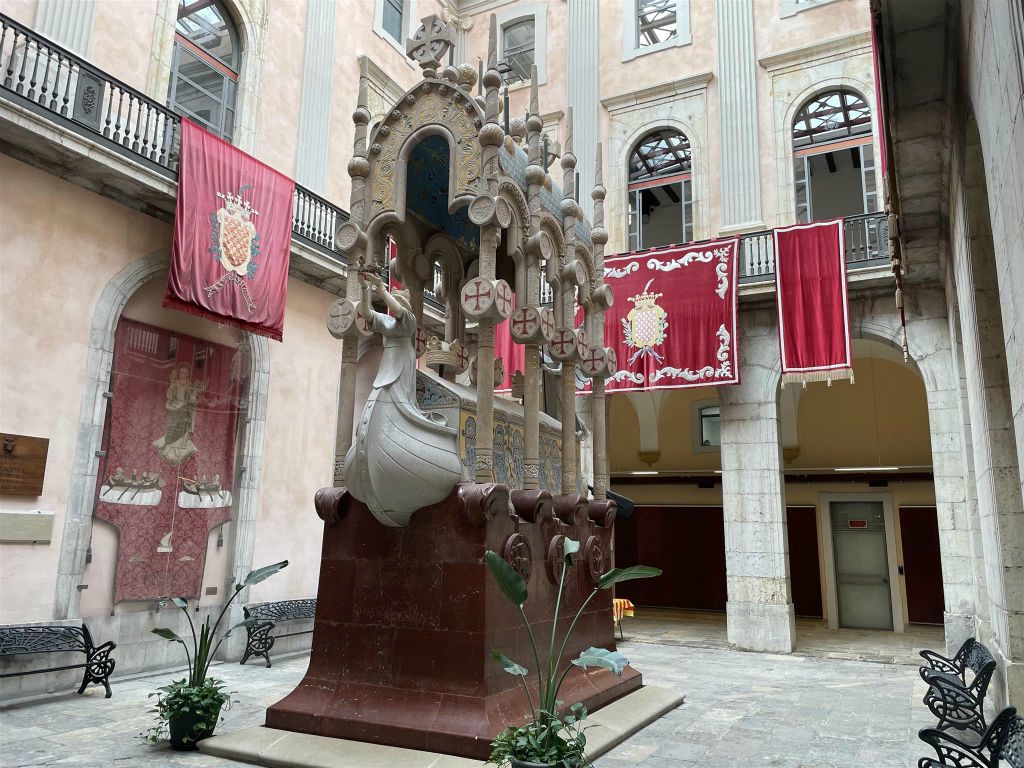 TARRAGONA - binnen in het stadhuis