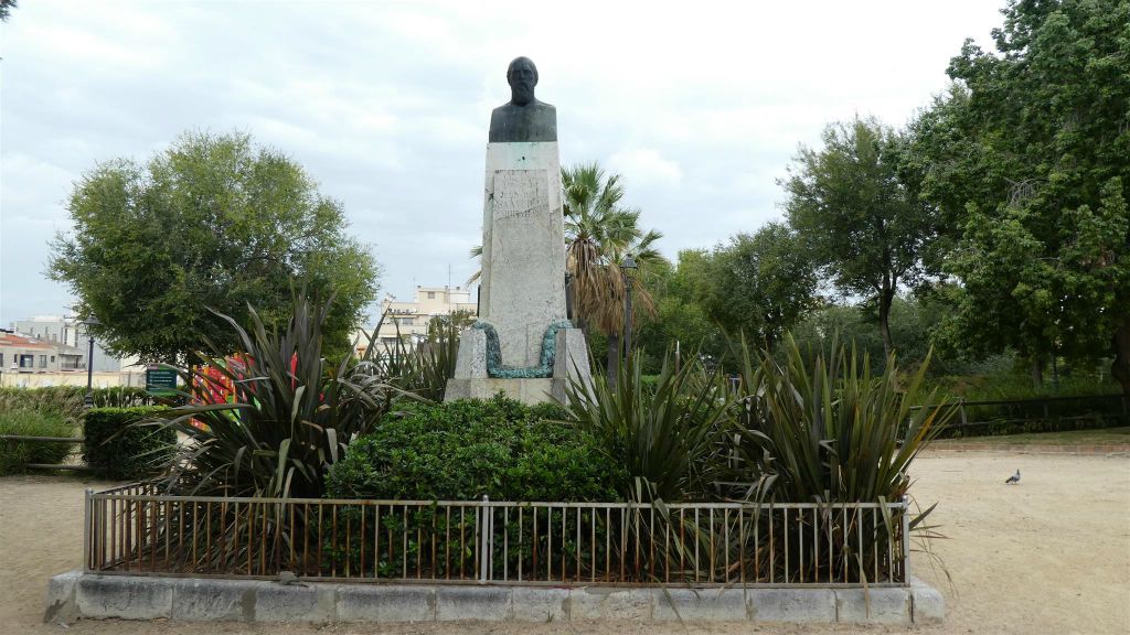 TARRAGONA - een standbeeld ter ere van de Spaanse ingenieur Eduardo Saavedra (1829-1912)