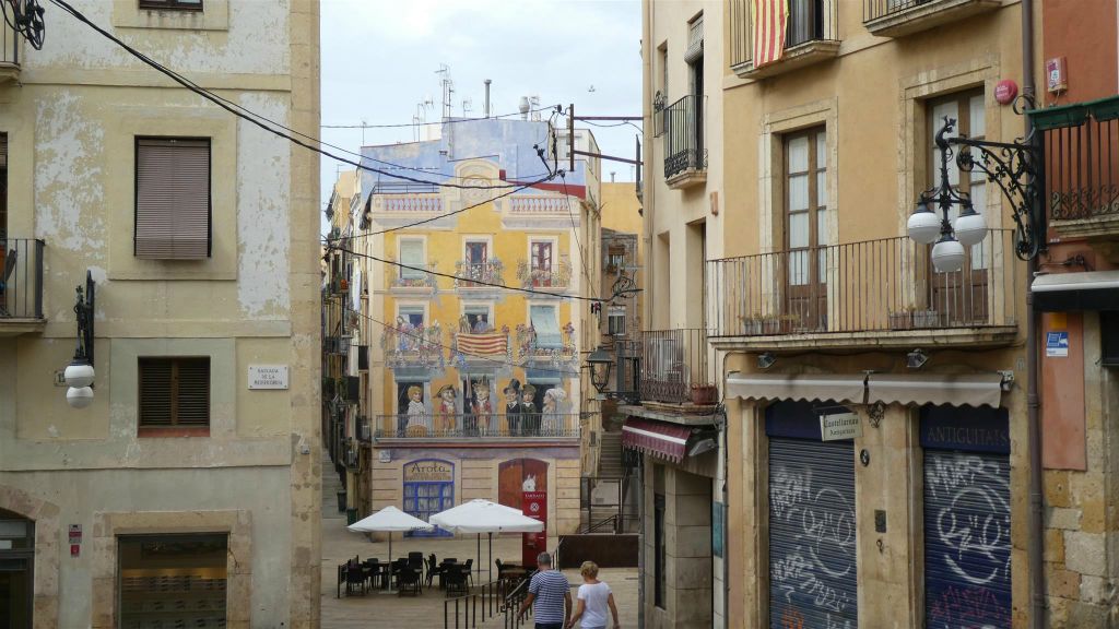 TARRAGONA - een muurschildering aan het plein Plaça dels Sedassos