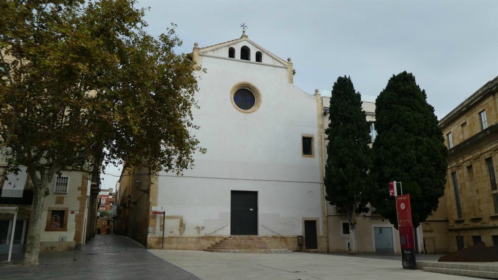 TARRAGONA - de parochie van de heilige drievuldigheid