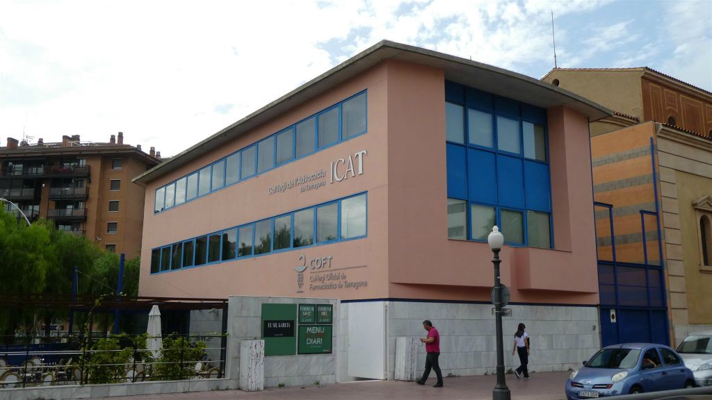 TARRAGONA - het gebouw van de orde van advocaten