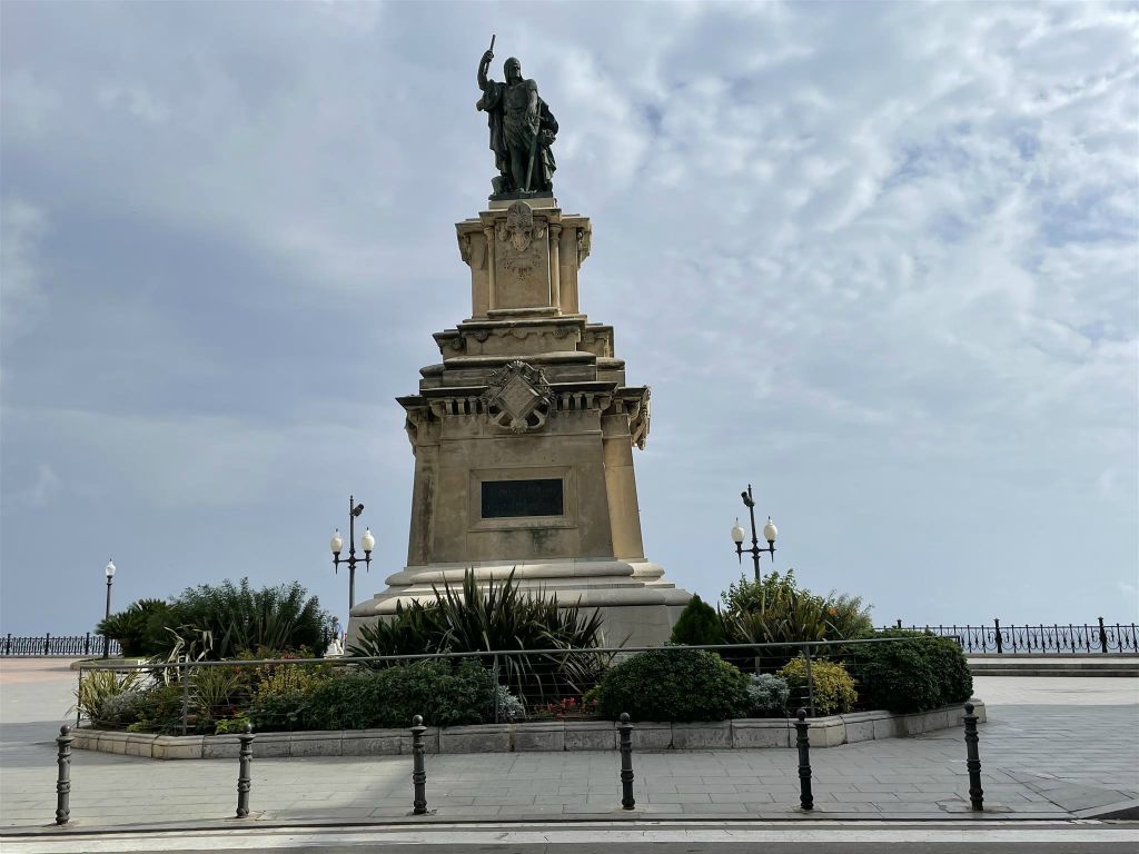 TARRAGONA - het Roger de Llúria-monument