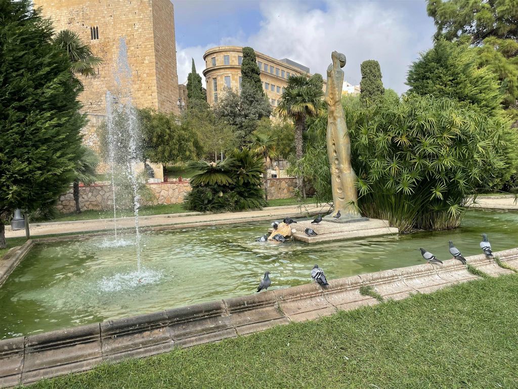 TARRAGONA - het Thales van Miletus monument
