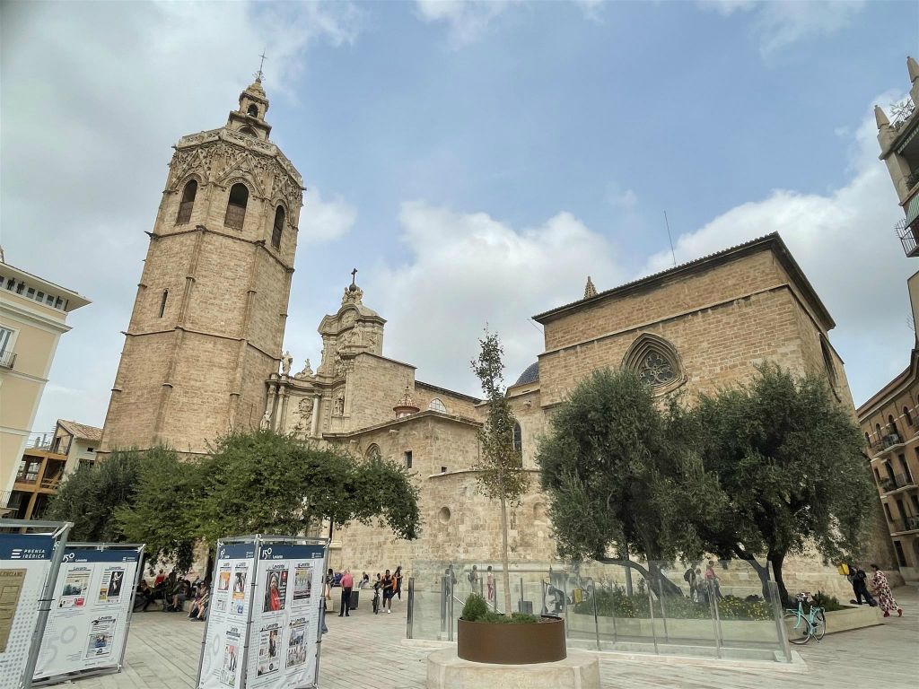 VALENCIA - de Micalet klokkentoren bij de kathedraal