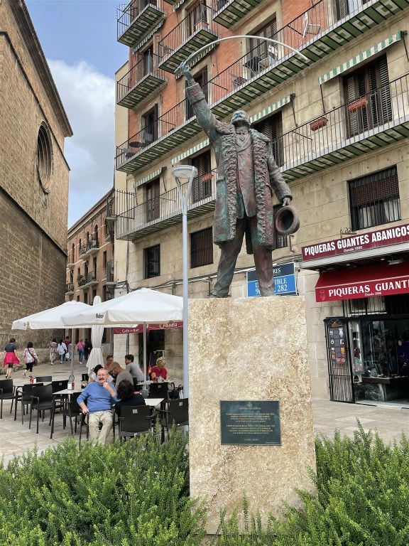 VALENCIA - een standbeeld ter ere van de Spaanse bouwingenieur Rafaël Guastavino (1842-1908)