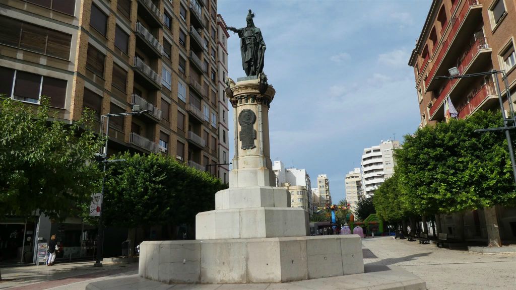 CASTELLÓN DE LA PLANA - een standbeeld ter ere van koning Jacobus I de Veroveraar (1213-1276)