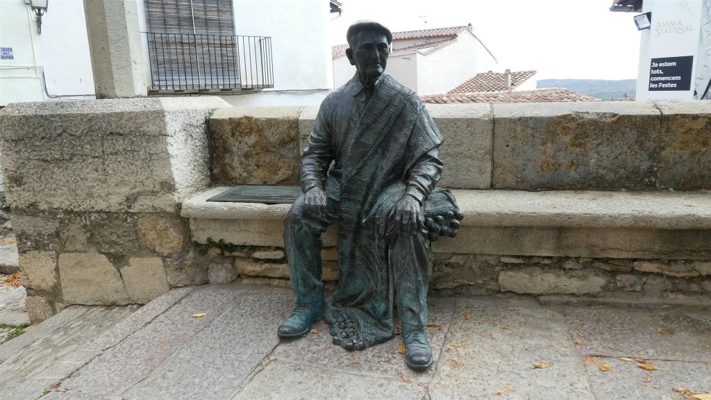 MORELLA - het Julian Garcia Gisbert monument