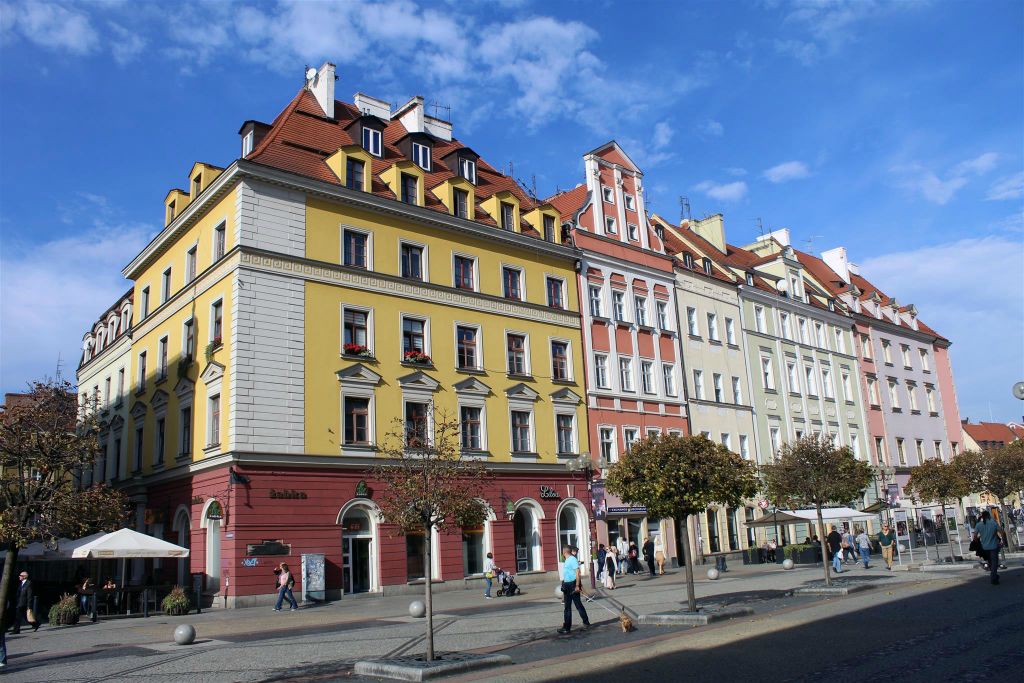 WROCLAW - enkele gebouwen in een straat