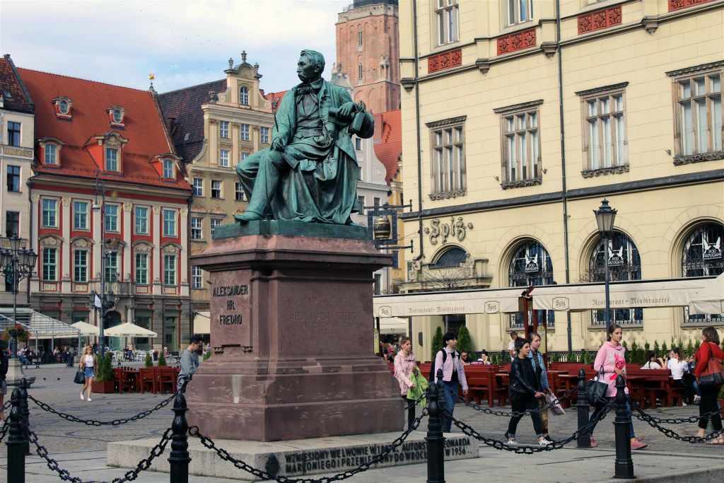 WROCLAW - het Aleksander Fredro-monument