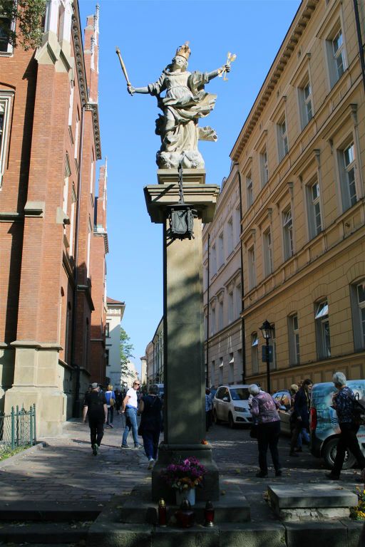 KRAKAU - het standbeeld van Onze-Lieve-Vrouw van Genade