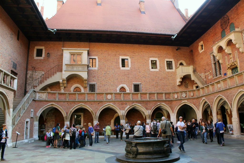 KRAKAU - de binnenplaats van het Collegium Maius