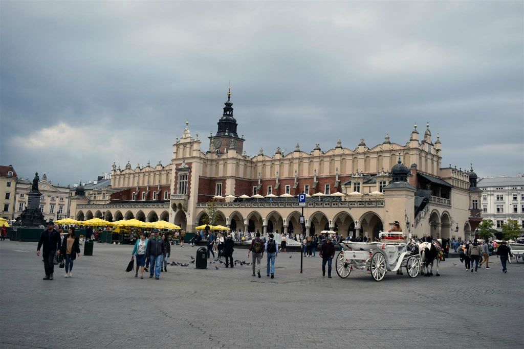 KRAKAU - de Sukiennice aan het centrale plein Rynek Główny