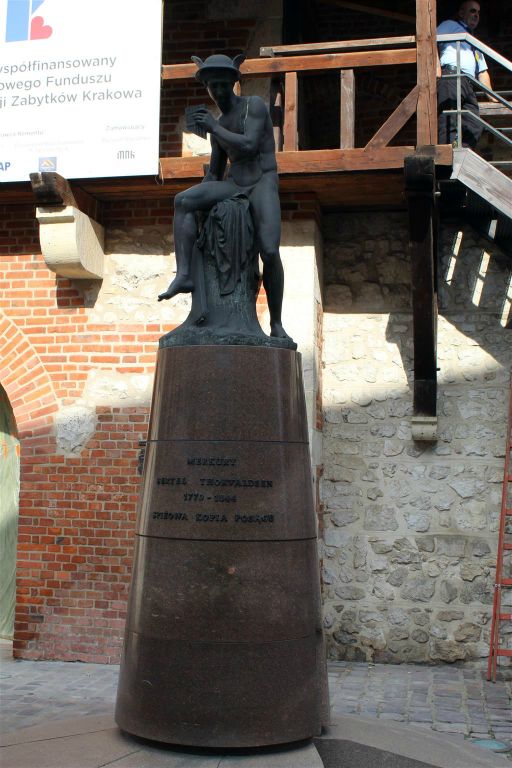 KRAKAU - een standbeeld ter ere van de Deense beeldhouwer Bertel Thorvaldsen (1770-1844)